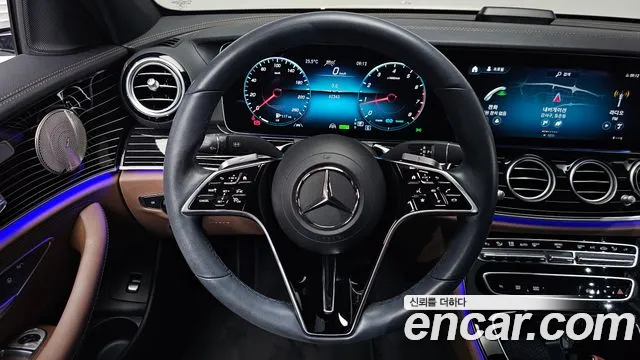 Mercedes-Benz E-Class — Фото автомобиля 10