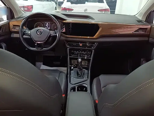 Volkswagen Tharu — Фото автомобиля 9