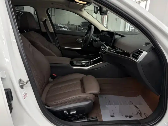 BMW 3 Series — Фото автомобиля 14