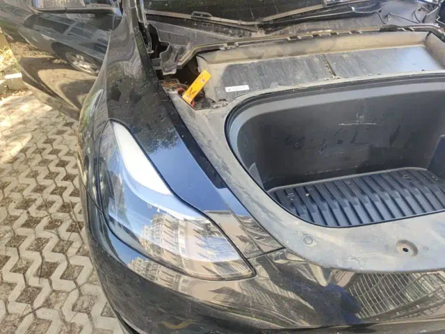 Tesla Model Y — Фото автомобиля 21