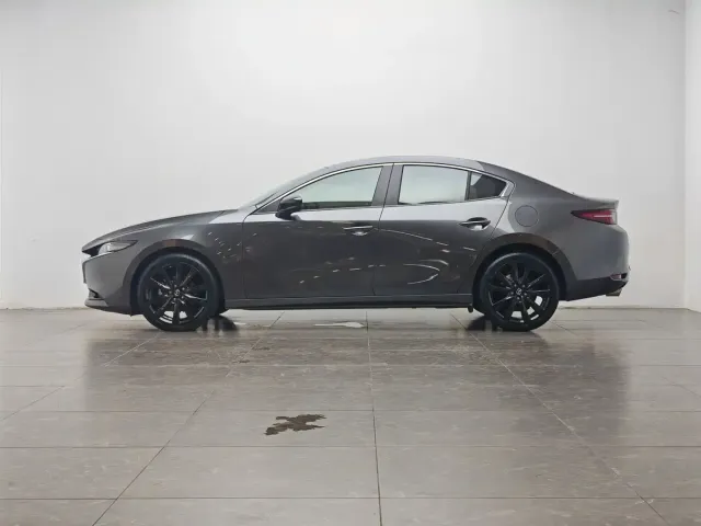 Mazda Axela — Фото автомобиля 10
