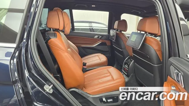 BMW X7 — Фото автомобиля 12