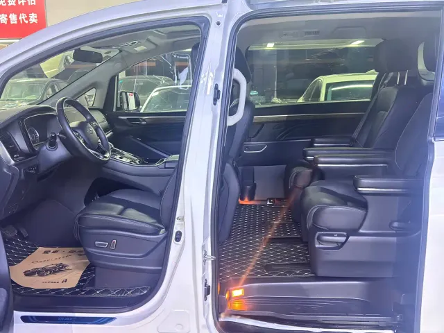GAC Trumpchi M8 — Фото автомобиля 16