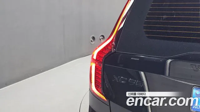 Volvo XC90 Generation 2 — Фото автомобиля 22