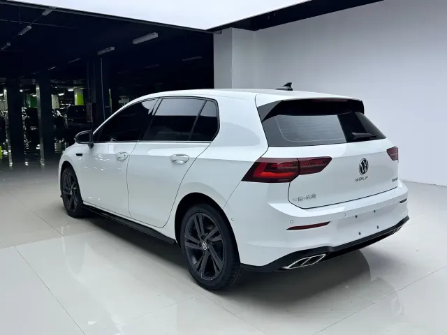 Volkswagen Golf — Фото автомобиля 6