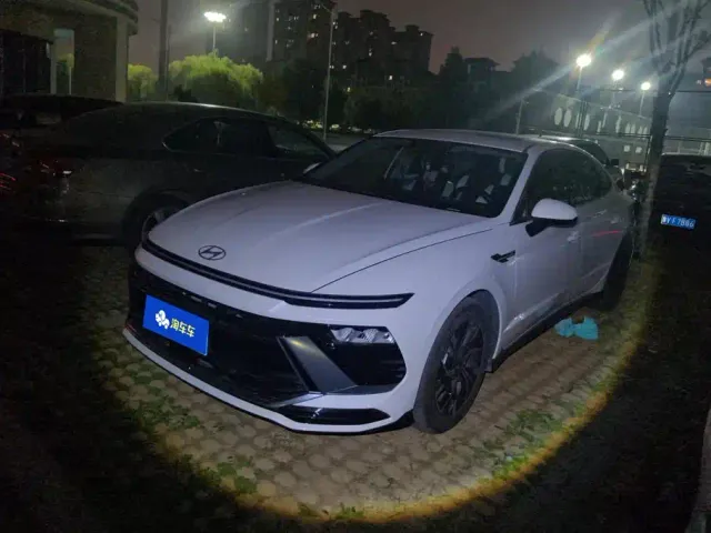 Фотография автомобиля — Hyundai Sonata