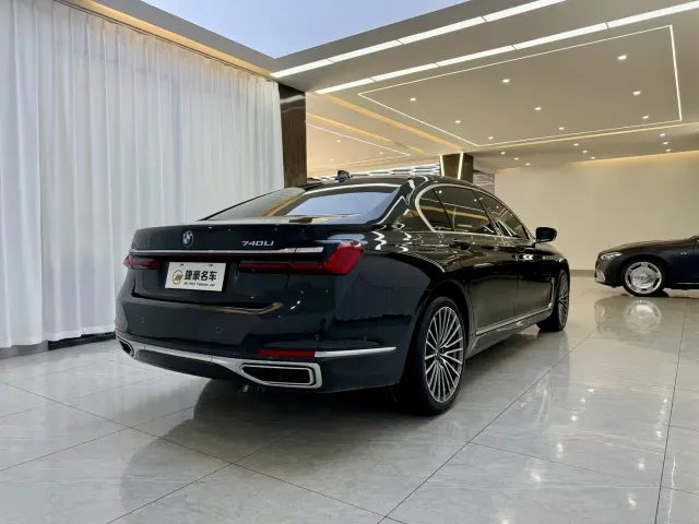 BMW 7 Series — Фото автомобиля 12