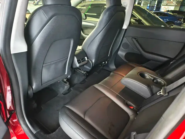 Tesla Model Y — Фото автомобиля 7
