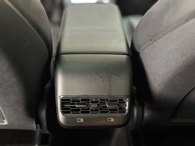 Tesla Model Y — Фото автомобиля 15