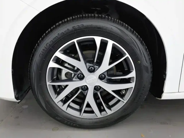 Geely Emgrand — Фото автомобиля 17