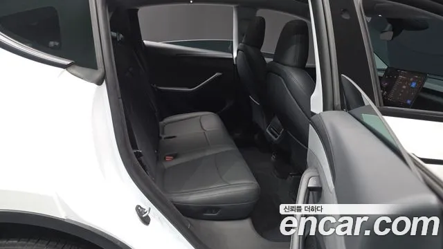 Tesla Model Y — Фото автомобиля 5