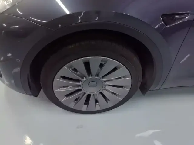Tesla Model Y — Фото автомобиля 22