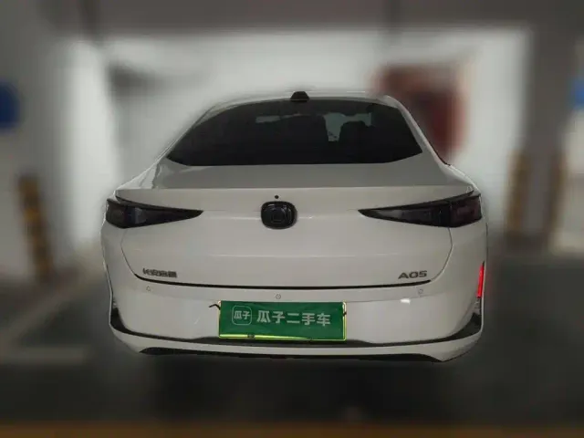 Changan Qiyuan A05 — Фото автомобиля 3