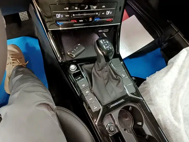 Volkswagen Passat — Фото автомобиля 13