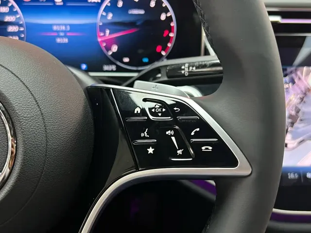 Mercedes-Benz E-Class — Фото автомобиля 22