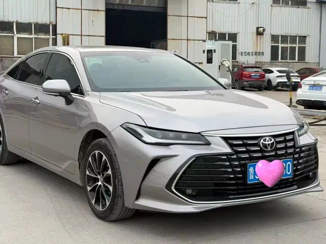 Toyota Avalon — Фото автомобиля 3