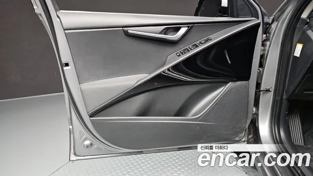 Kia Niro Niro (New) — Фото автомобиля 13