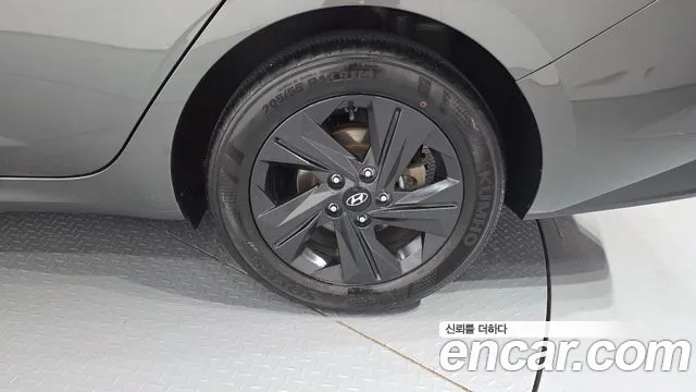 Hyundai AVANTE Modern — Фото автомобиля 21