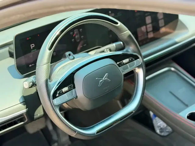 Xpeng P7 — Фото автомобиля 8