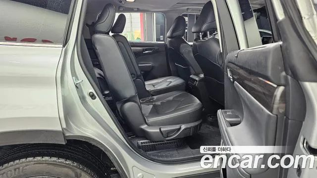 Toyota Highlander — Фото автомобиля 12