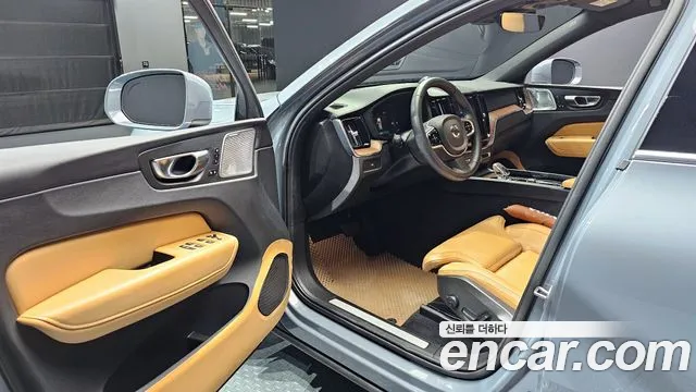 Вольво XC60 — Фото автомобиля 11