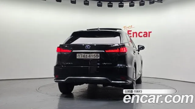 Lexus RX — Фото автомобиля 4