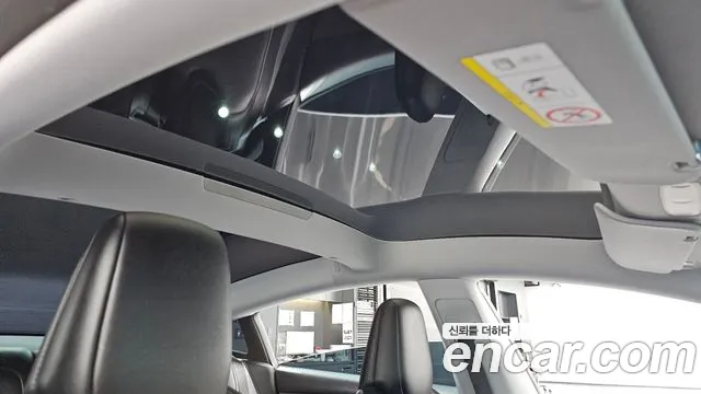 Tesla Model 3 — Фото автомобиля 29
