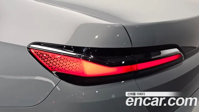 BMW 7 Series G70 — Фото автомобиля 8