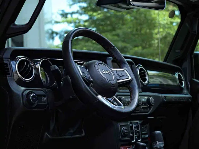 Jeep Wrangler — Фото автомобиля 7