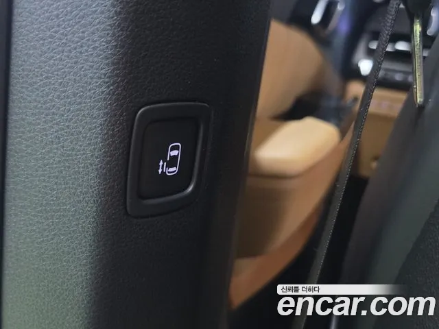 Kia Carnival Generation 4 — Фото автомобиля 14