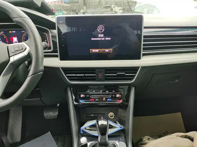 Volkswagen Tiguan L — Фото автомобиля 12