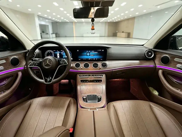 Mercedes-Benz E-Class — Фото автомобиля 10
