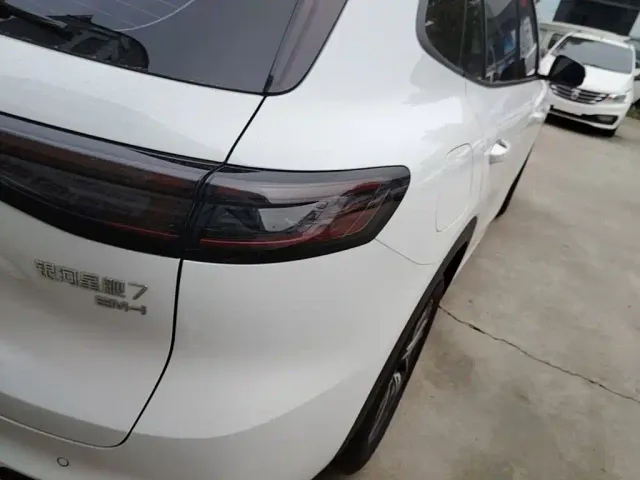 Geely Galaxy Starship 7 EM-i — Фото автомобиля 7