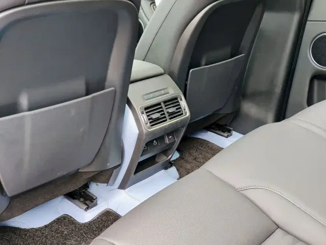 Land Rover Discovery Sport — Фото автомобиля 9
