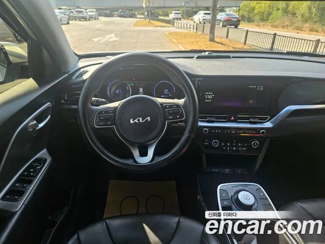 Kia Niro — Фото автомобиля 5