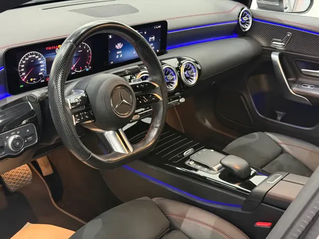 Mercedes-Benz A-Class — Фото автомобиля 14