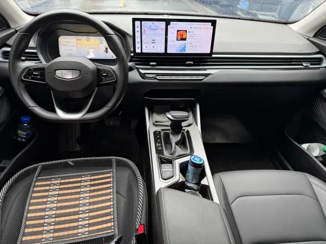 Geely Emgrand — Фото автомобиля 8
