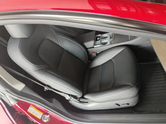 Tesla Model 3 — Фото автомобиля 24