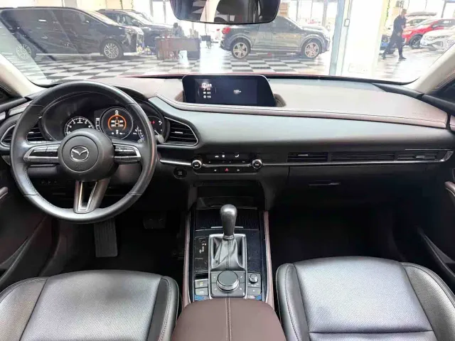 Mazda CX-30 — Фото автомобиля 4