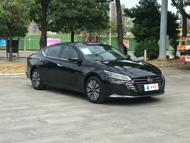 Nissan Teana — Фото автомобиля 3