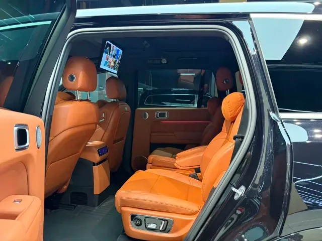 Li Auto L9 — Фото автомобиля 13