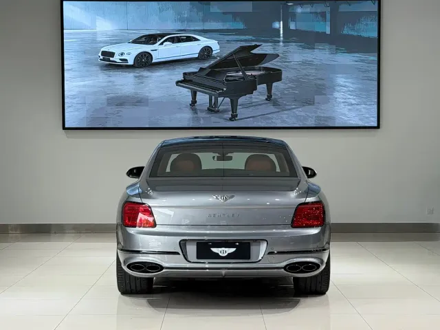 Bentley Flying Spur — Фото автомобиля 5