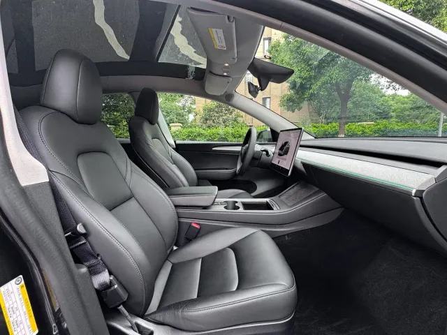 Tesla Model Y — Фото автомобиля 15