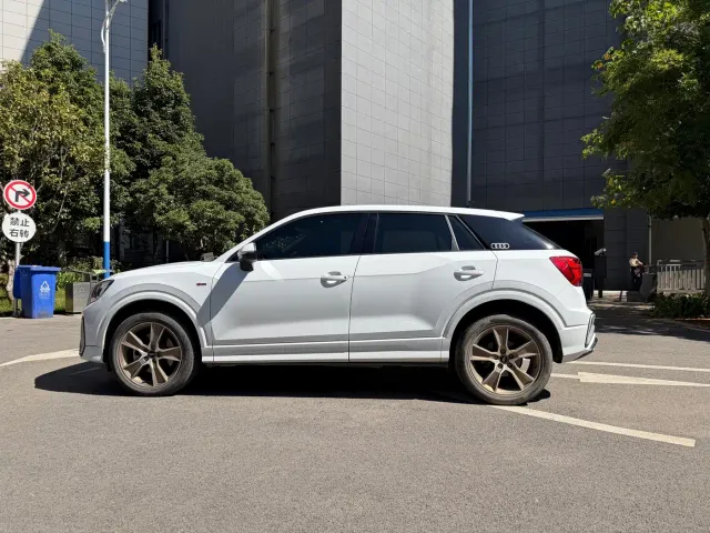 Audi Q2L — Фото автомобиля 8