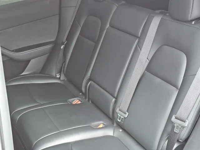 Tesla Model Y — Фото автомобиля 19