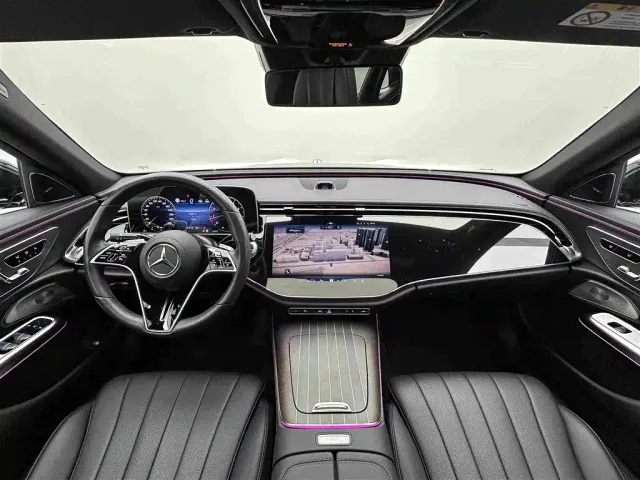 Mercedes-Benz E-Class — Фото автомобиля 16