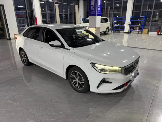 Geely Emgrand — Фото автомобиля 3