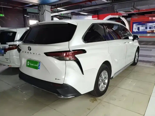 Toyota Granvia — Фото автомобиля 6