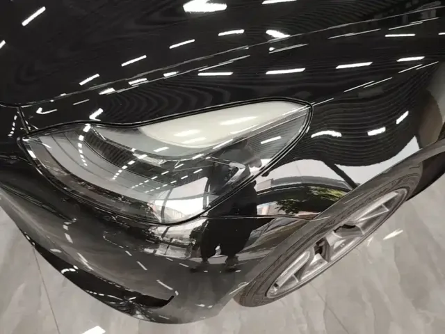 Tesla Model 3 — Фото автомобиля 23