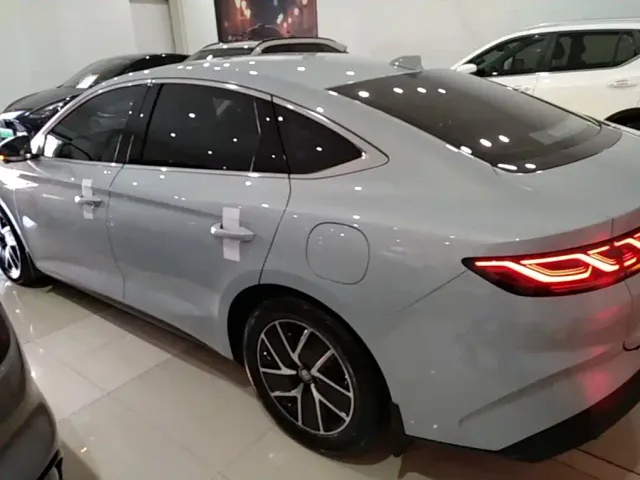 BYD Qin L — Фото автомобиля 4